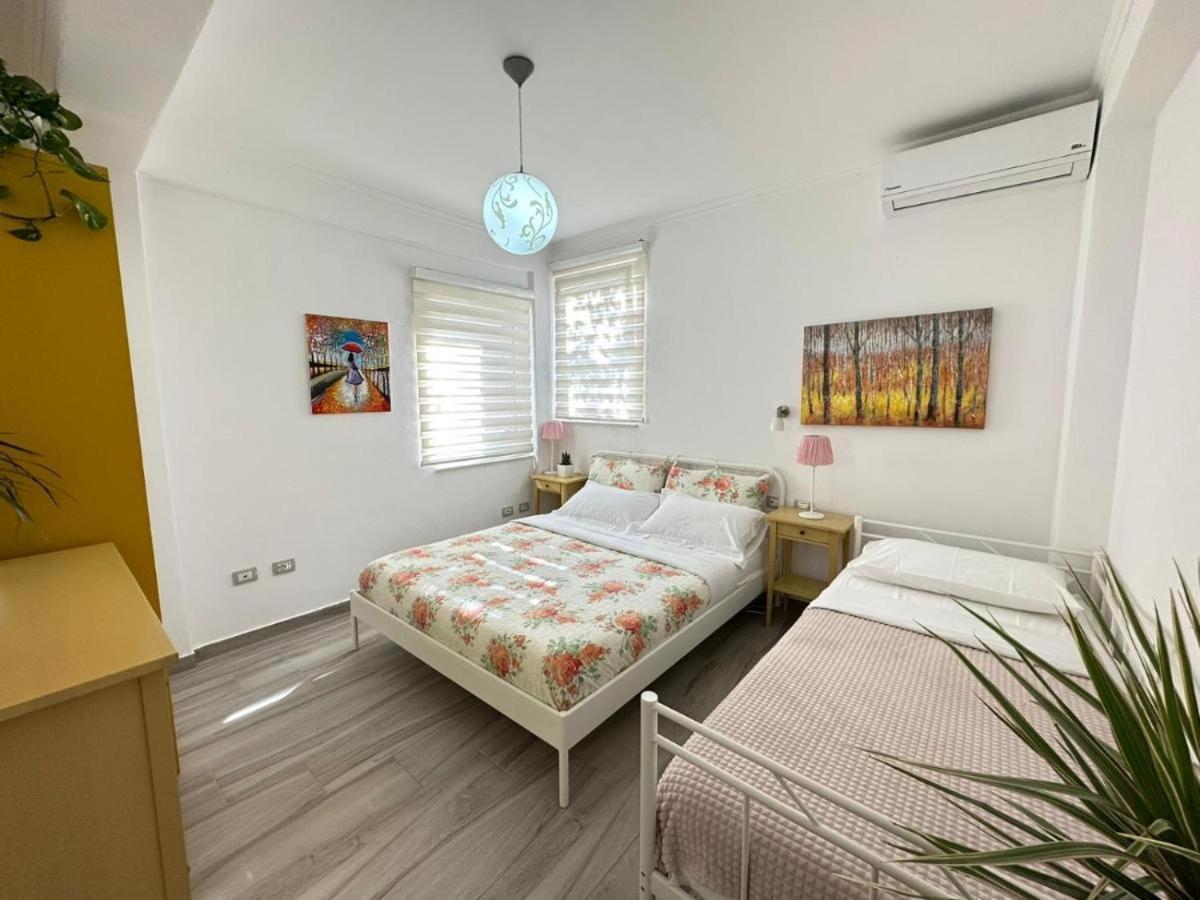Sofia'S Holiday Apartment Vlorë Buitenkant foto