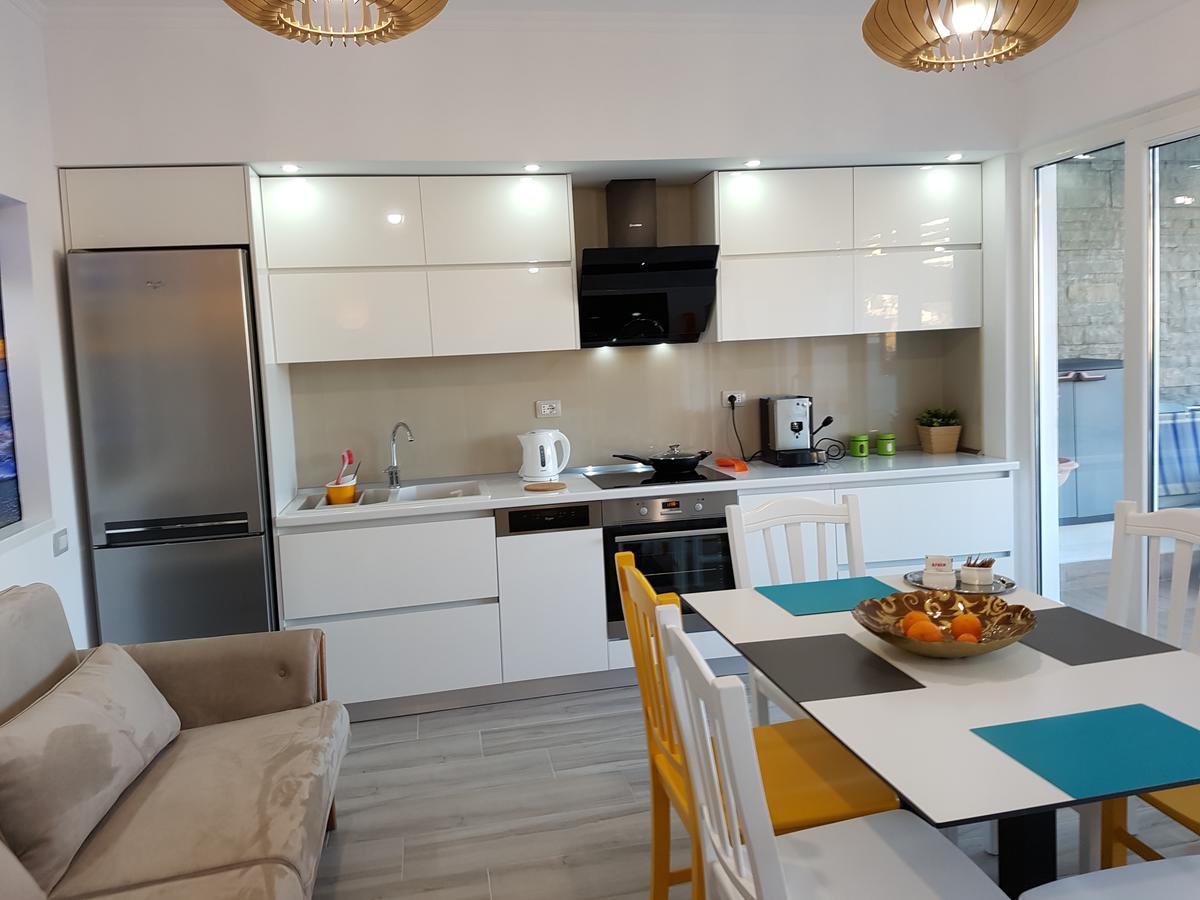 Sofia'S Holiday Apartment Vlorë Buitenkant foto
